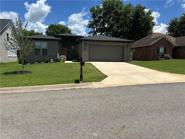 Foto del edificio - 964 S Liberty Dr