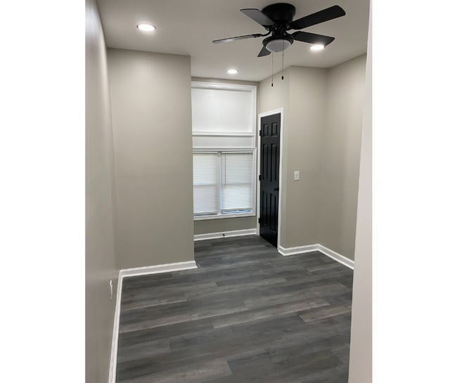 Building Photo - 2123 Sinclair Ln