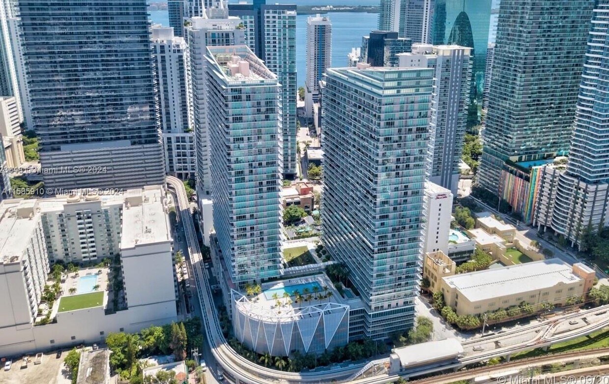Foto principal - 79 SW 12th St