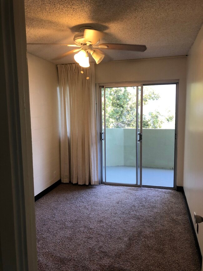 Building Photo - 1717 Makiki St