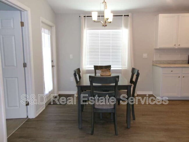 Building Photo - 1247 Mezzavalle Wy