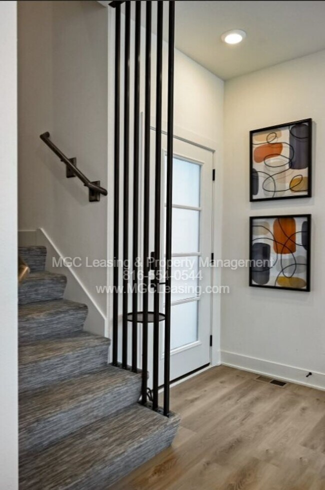 Foto del edificio - 6500-6502 Marsh Ave
