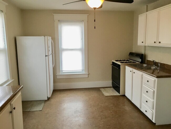Building Photo - 115 Towle Ave