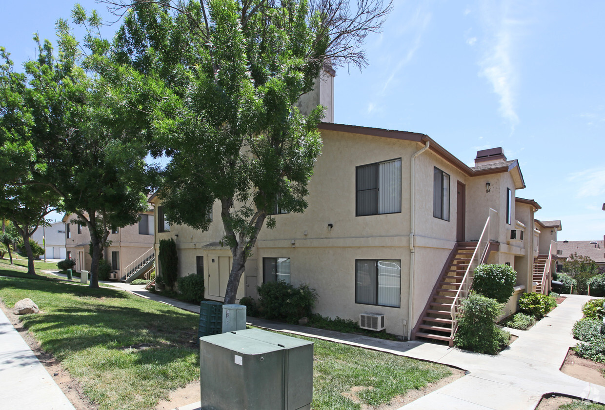 Fallbrook Hills Apartments