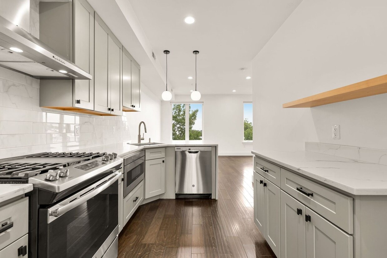 Beautiful 2 Bed/2 Bath in Petworth - Beautiful 2 Bed/2 Bath in Petworth