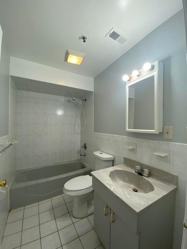 Foto del edificio - 587 70th St