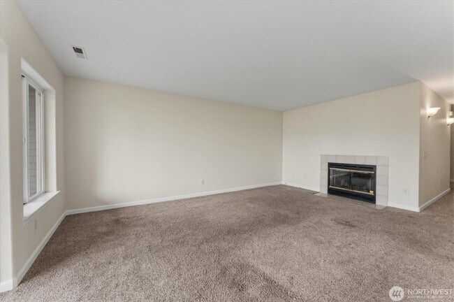 Building Photo - 2305 W Woodin Ave