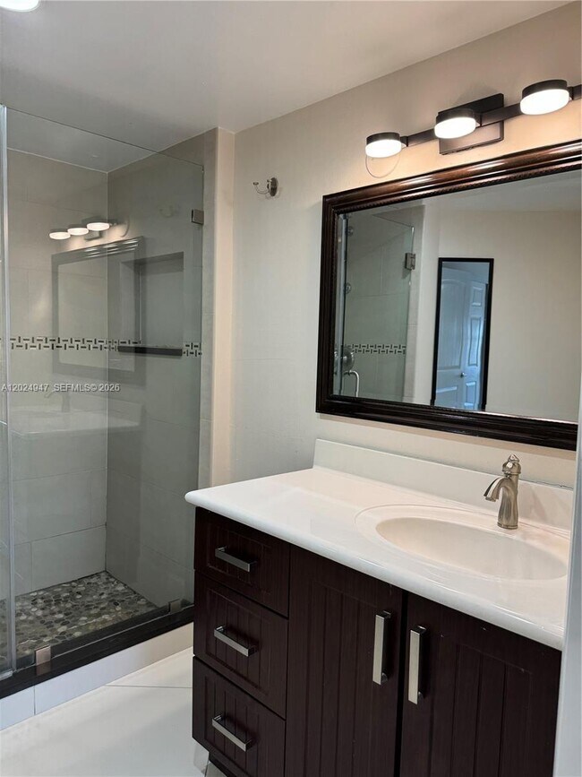 Foto del edificio - 9411 Fontainebleau Blvd