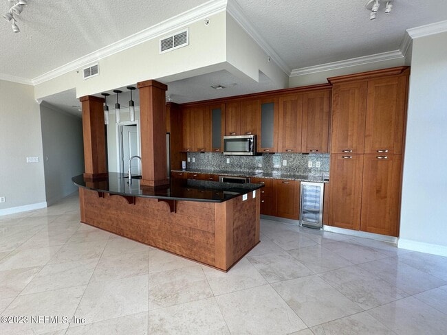 Building Photo - 1431 Riverplace Blvd