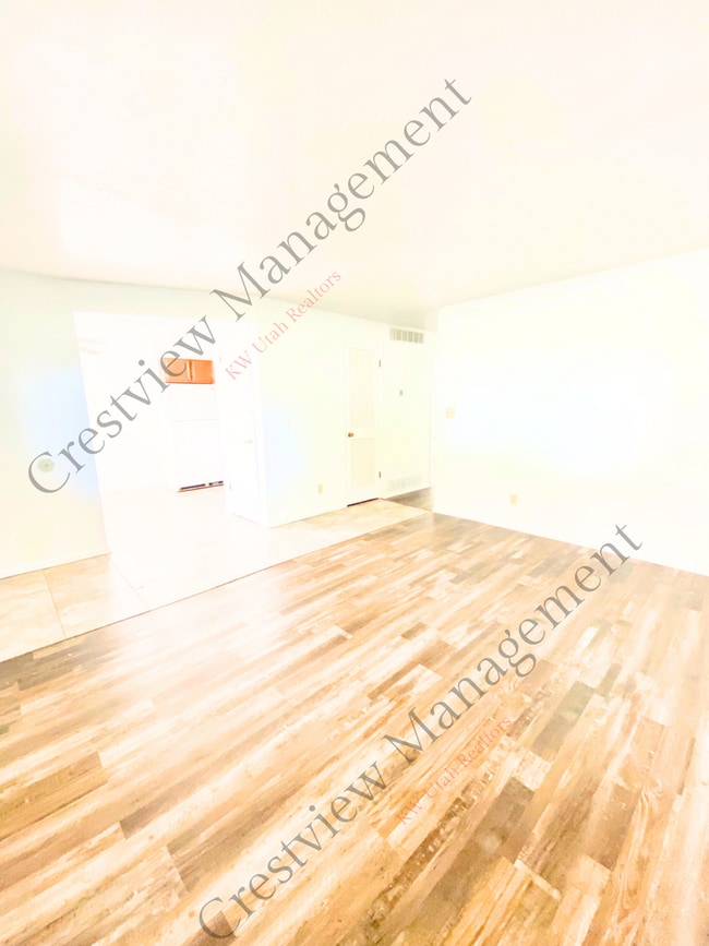 Building Photo - 1214 4700 S