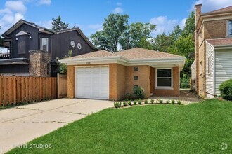 Building Photo - 5768 N Lacey Ave