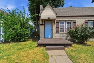Building Photo - 1633 E 8th St