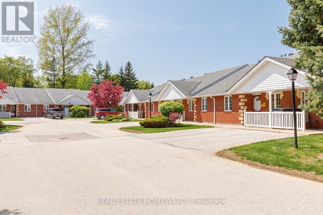 Building Photo - 346 Peel St