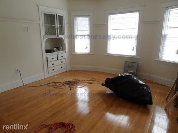 Building Photo - 31 Champney St