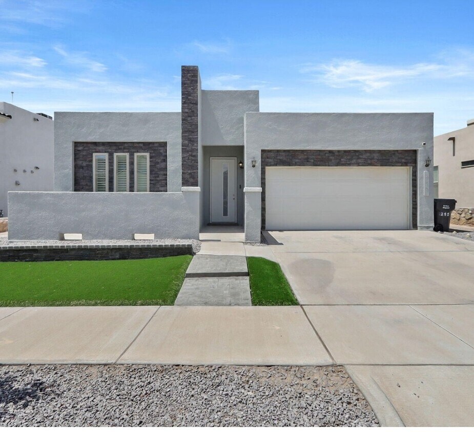 Foto principal - 265 Emerald Sun Dr