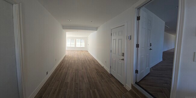 Foto del edificio - 37 Maple Ridge Dr