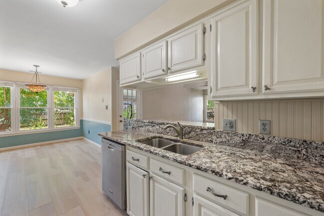 Foto del edificio - 2105 Grey Fox Ln