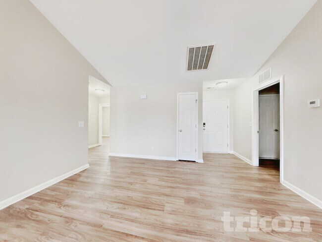 Foto del edificio - 1617 Faircrest Ln