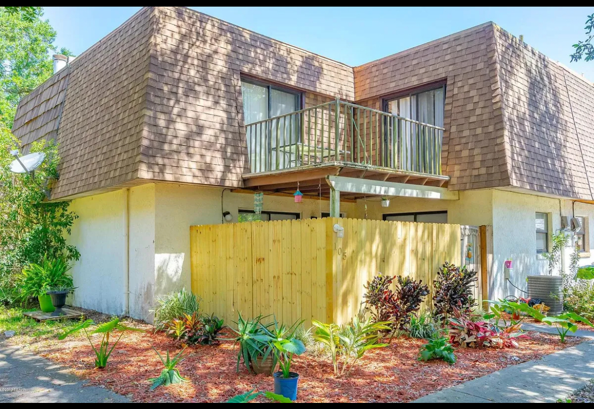 Foto principal - 105 Springwood Square