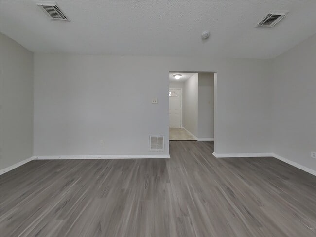 Building Photo - 1911 Deaf Smith Dr