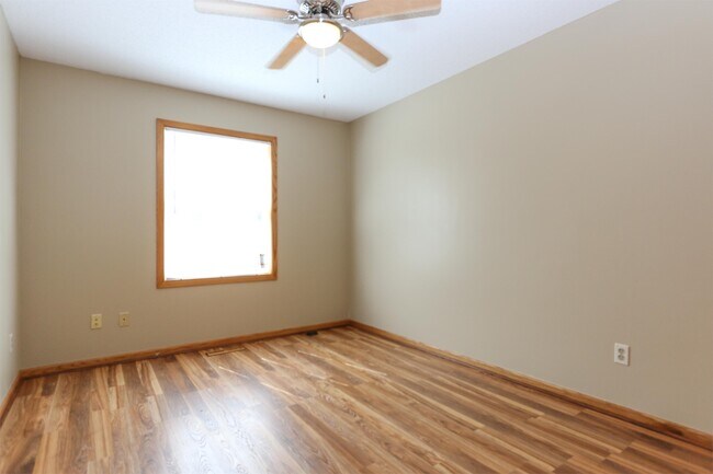 Building Photo - 1225 Silverwood Rd
