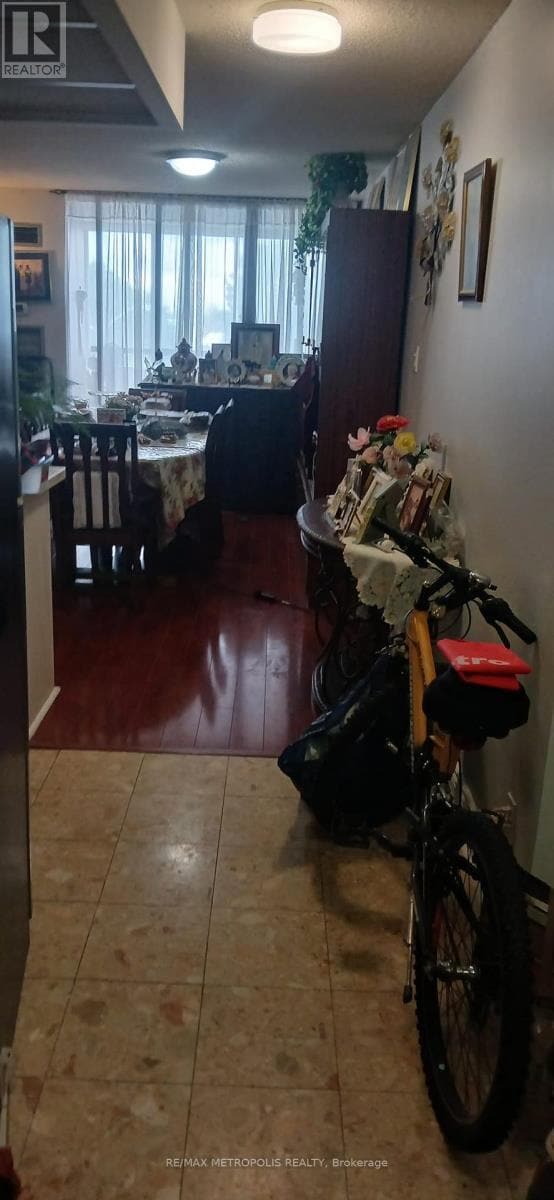 Building Photo - 8 Silverbell Grv