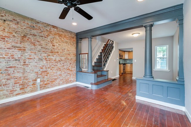 Building Photo - 1824 E Hazzard St