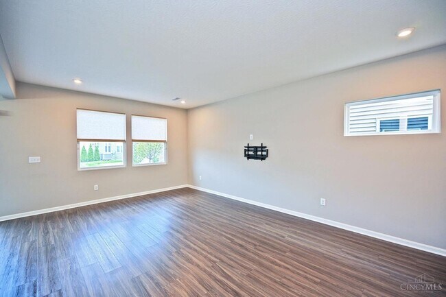 Foto del edificio - 1538 Summerview Ln