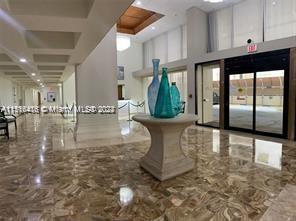Building Photo - 6061 Collins Ave