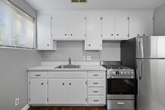 Foto del edificio - Spacious 1/BR/1 Bath Available Now!