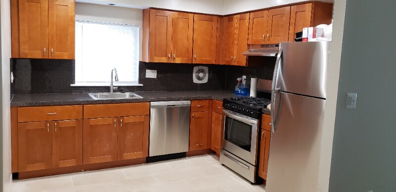 Foto principal - 2327 Benson St
