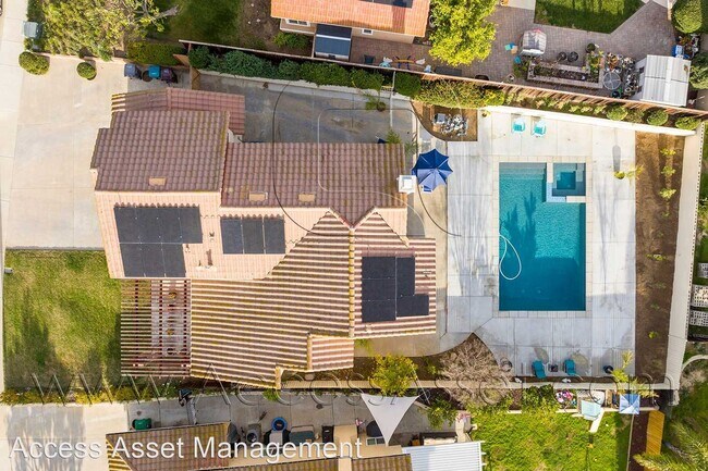 Foto del edificio - 5 br, 3 bath House - 25525 Cliffrose Drive