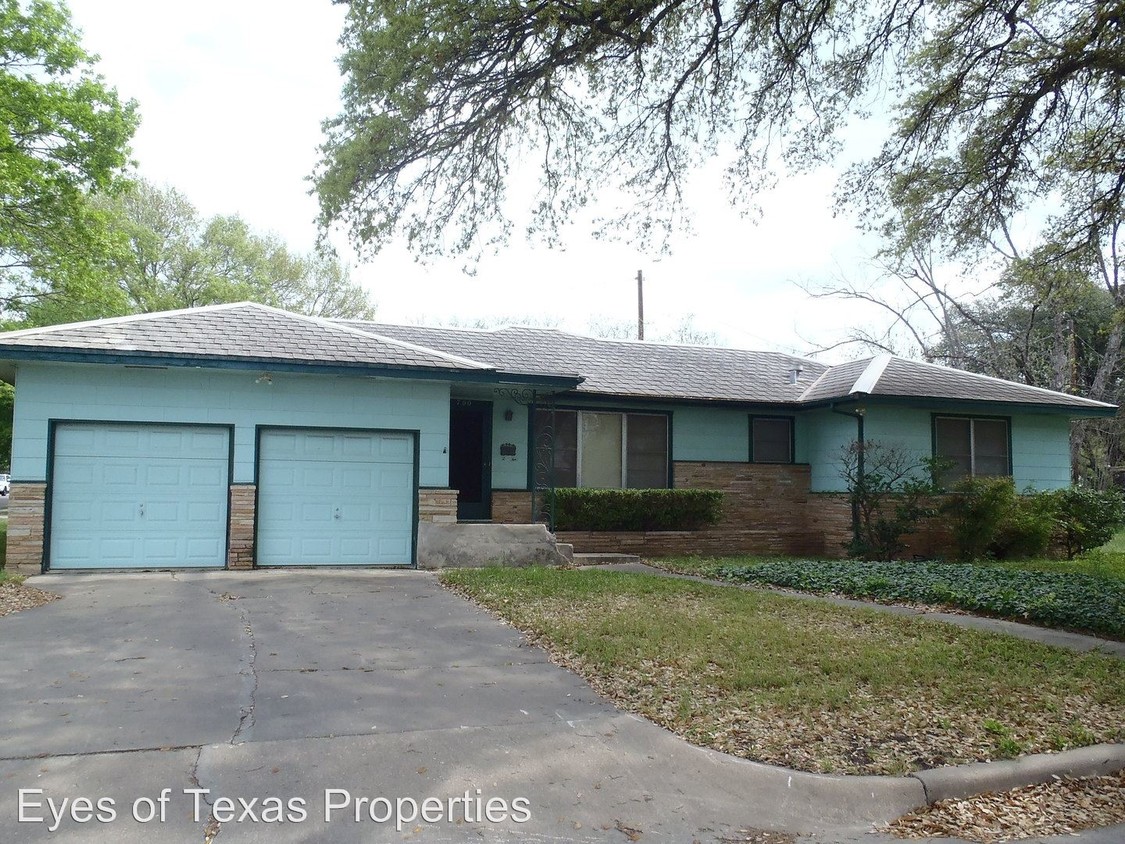 Primary Photo - 2 br, 1 bath House - 700 E. 46th Street