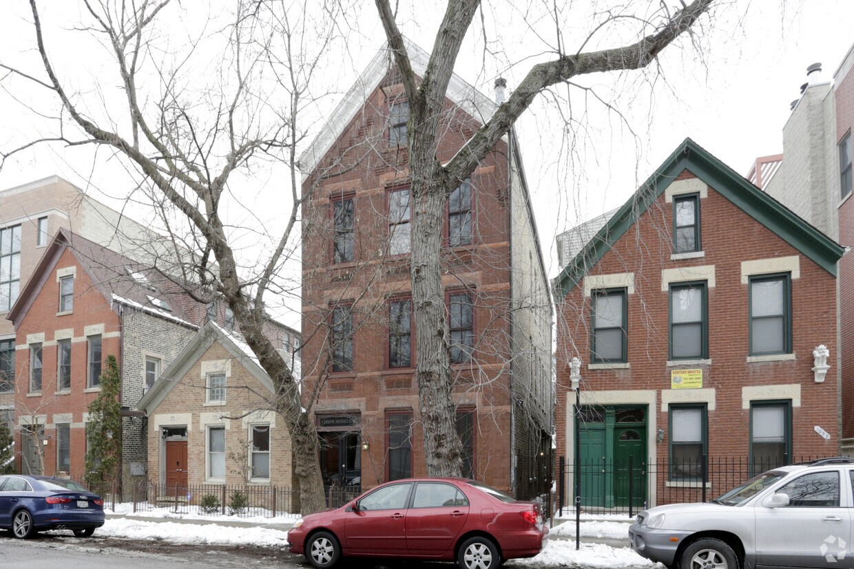 Building Photo - 1059 N Hermitage Ave