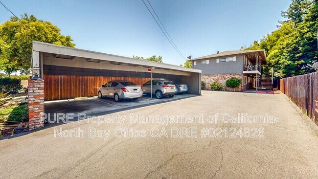 Building Photo - 745 Davis St