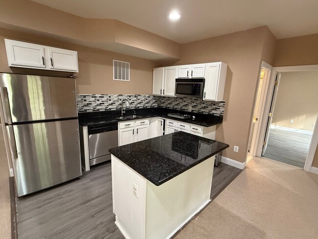 Building Photo - 8010 Tysons Oaks Ct