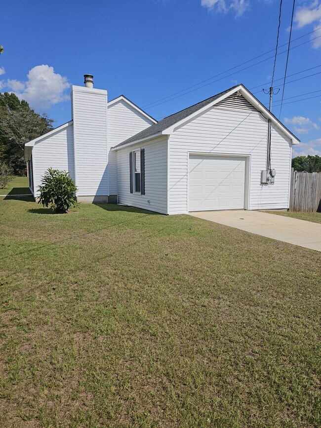 Foto del edificio - 2200 Fernway Ct