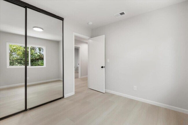 Foto del edificio - Renovated Single-Level 4BR Home with Modern Kitchen in La Costa – Carlsbad