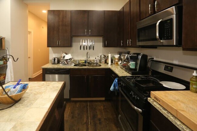 Foto del edificio - 4849 N Seeley Ave