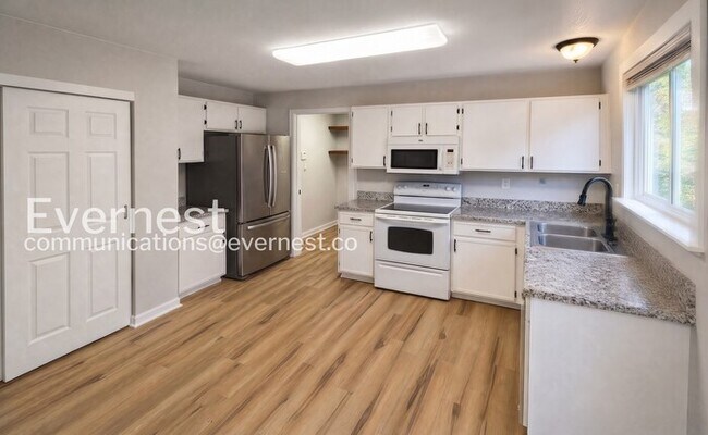 Foto del edificio - 129 Royallbrook Ln
