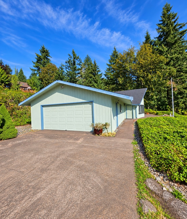Building Photo - 111 Finch Ln