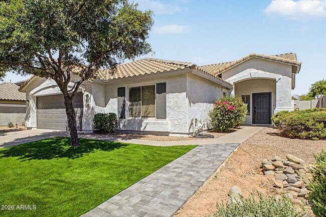 Building Photo - 10202 E Juanita Ave