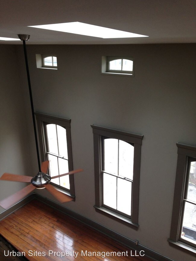 Foto del edificio - 1 br, 1 bath  - 1317 Main St