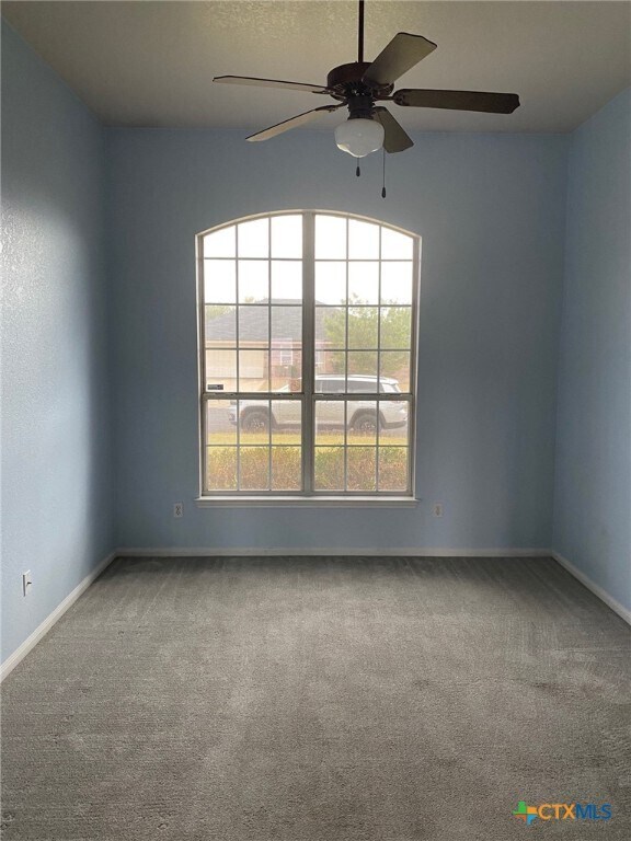 Building Photo - 211 Sims Ridge Dr