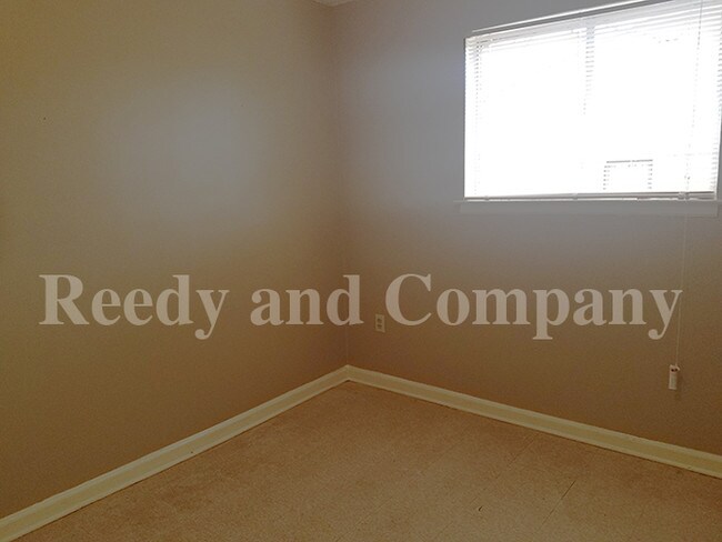 Building Photo - Nice Duplex!