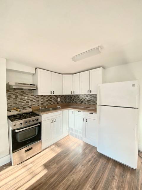 Foto del edificio - 325A Lewis Ave