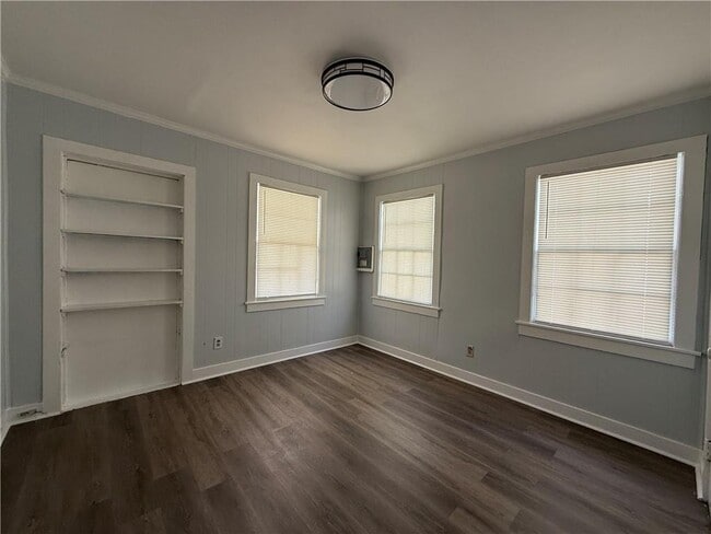 Building Photo - 1206 Alba St