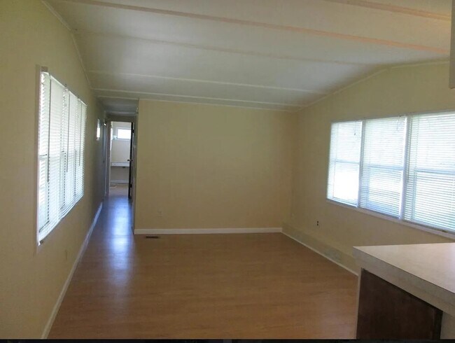 Foto del edificio - 1179 S Meadow Dr
