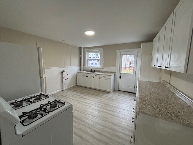 Foto del edificio - 626 Lewis St