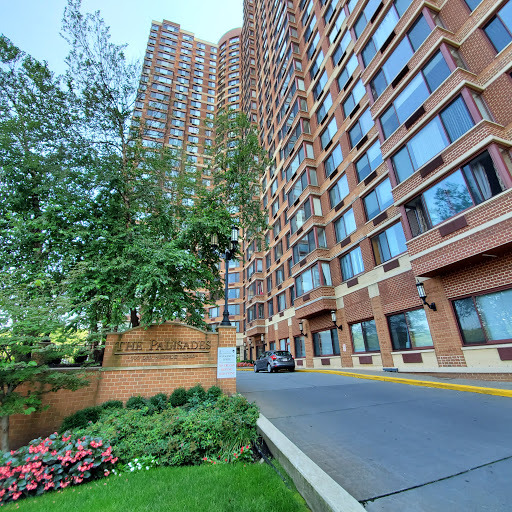 Foto del edificio - 100 Old Palisade Rd